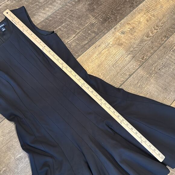 Lands' End Women's Ponte Sleeveless Seamed Panel Fit & Flare Dress Black Size 8 - Picture 8 of 11